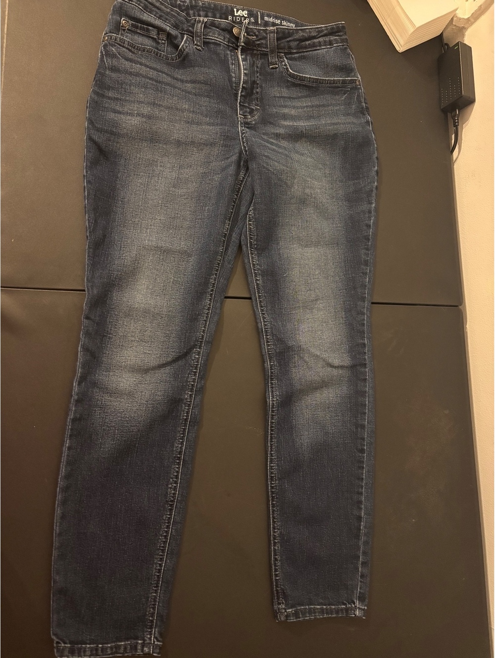 Lee's - Size 10  - M8